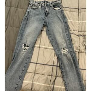 GAP Universal Legging Distressed Jean Size 8 / 29 In Light Wash With Raw Hem